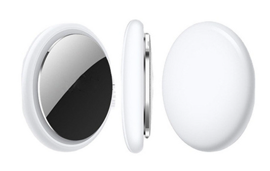Kleiner runder Bluetooth-Tracker in Weiß mit glänzender Metalloberfläche, kompakte Bauform zur Objektortung